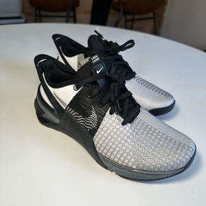 Women’s Nike Metcon 8 FlyEase Premium
White/Black/Multi-Color
Size 7.5